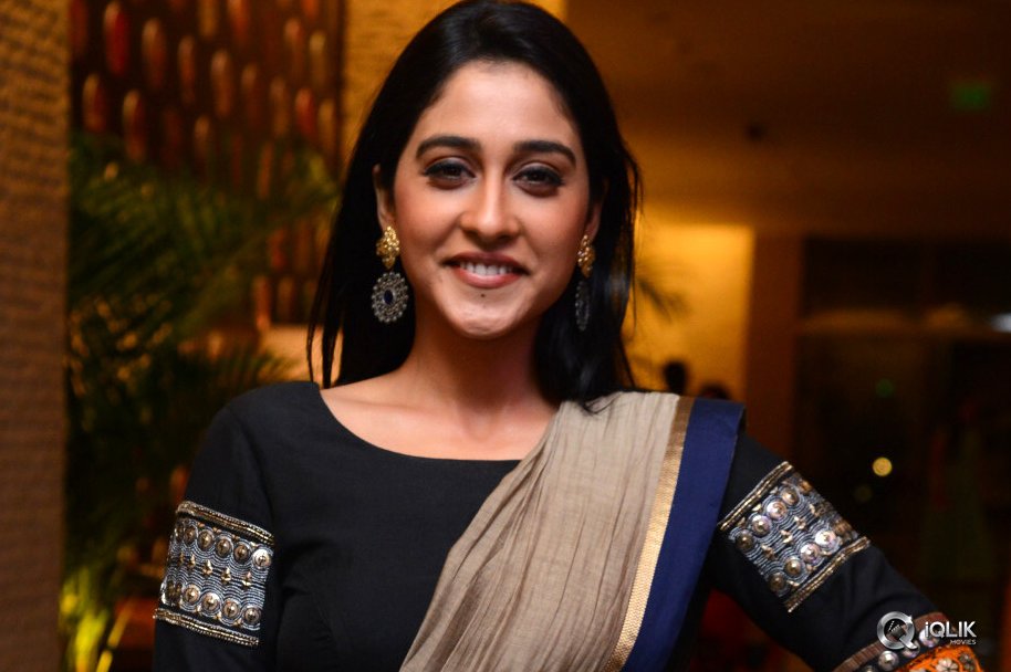 Regina-Cassandra-at-Saahasam-Swaasaga-Saagipo-Movie-Audio-Launch